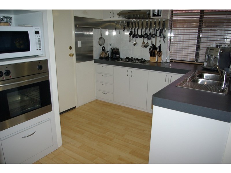 11 Tozer Loop, Atwell WA 6164