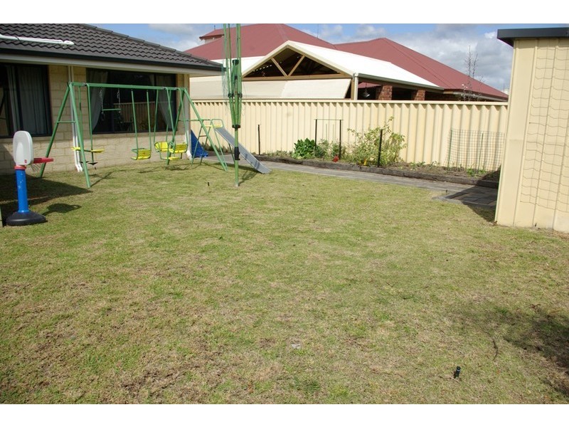 5 Mayhew Cross, Atwell WA 6164