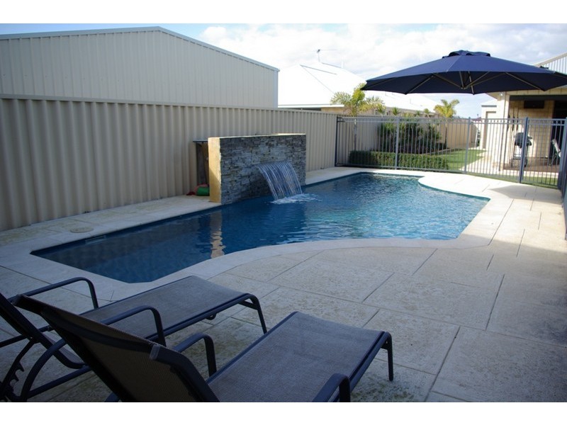30 Jouissance Bend, Atwell WA 6164