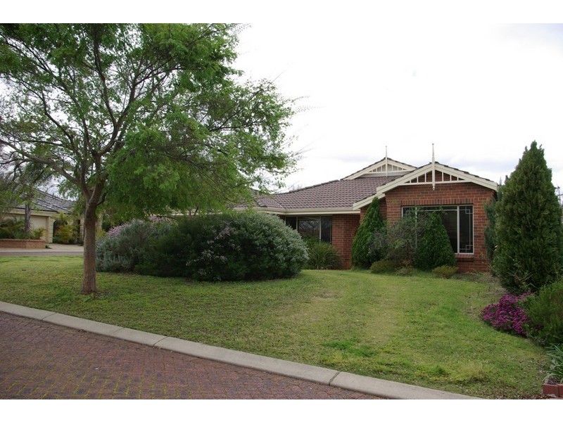 18 Mahogany Loop, Atwell WA 6164