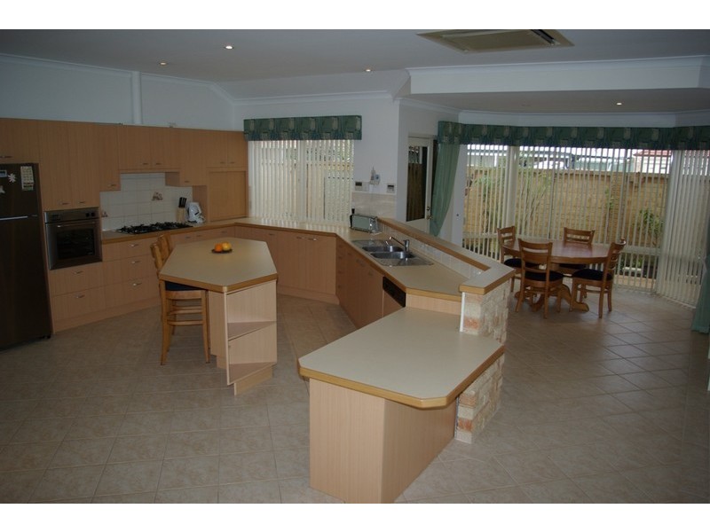 44 Folland Parade, Atwell WA 6164