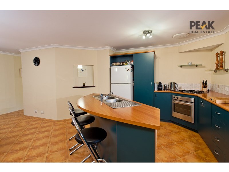 37 Avon Crescent, Atwell WA 6164