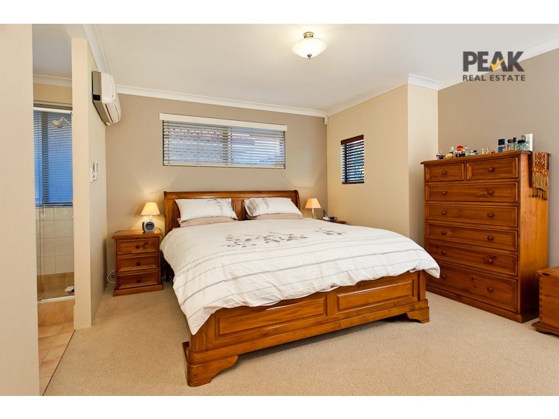 37 Avon Crescent, Atwell WA 6164