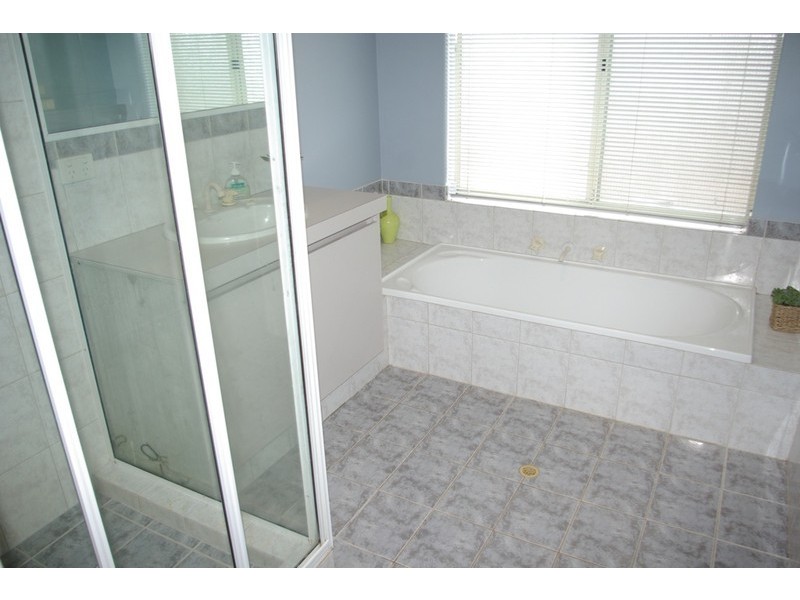 8 Rossell Place, Atwell WA 6164