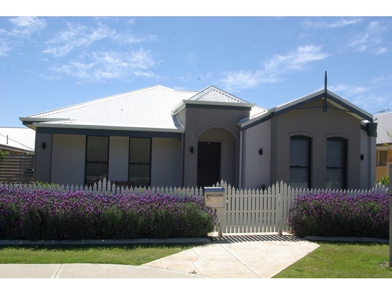 35 Aurora Drive, Atwell WA 6164