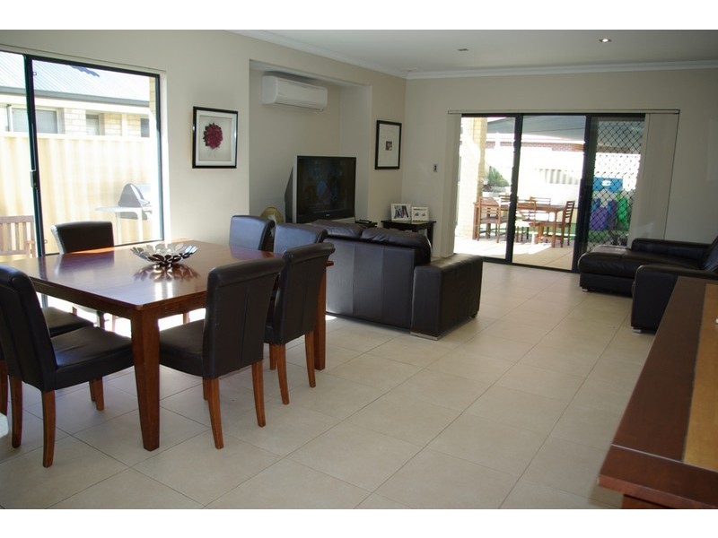 35 Aurora Drive, Atwell WA 6164