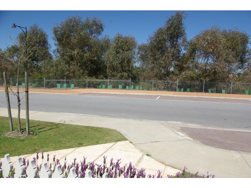 35 Aurora Drive, Atwell WA 6164