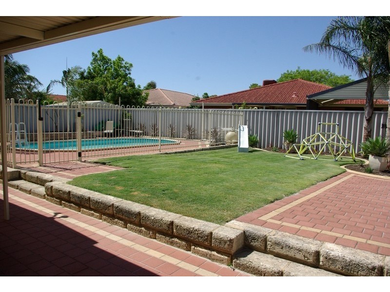 118 Brenchley Drive, Atwell WA 6164
