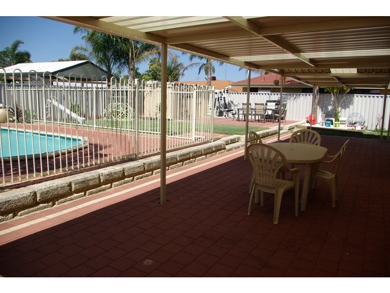 118 Brenchley Drive, Atwell WA 6164