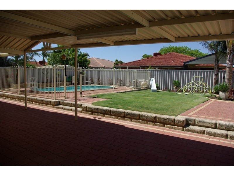 118 Brenchley Drive, Atwell WA 6164