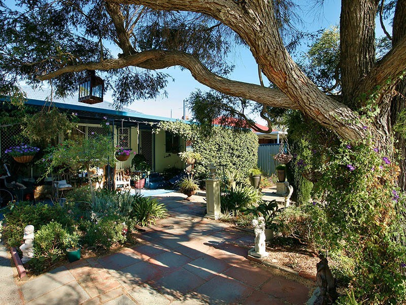 18 Ellison Street, Willagee WA 6156