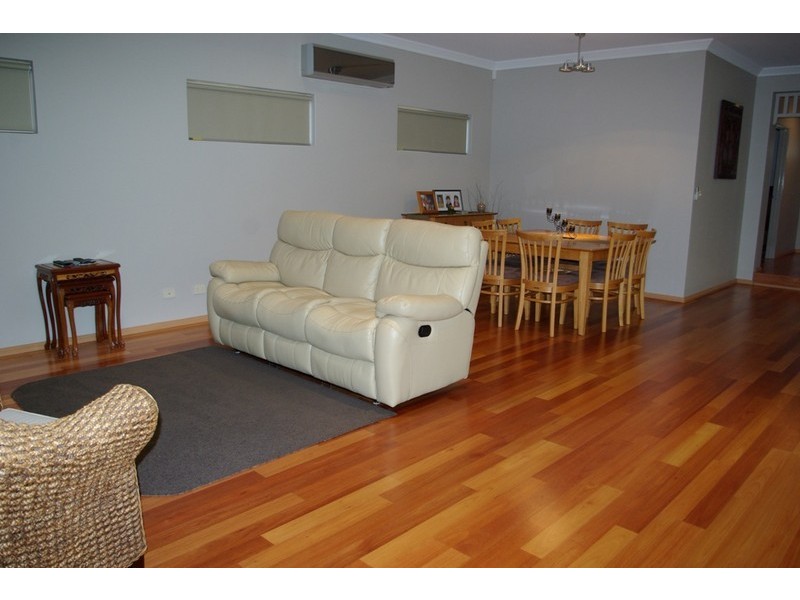 17 Chorus Circle, Atwell WA 6164