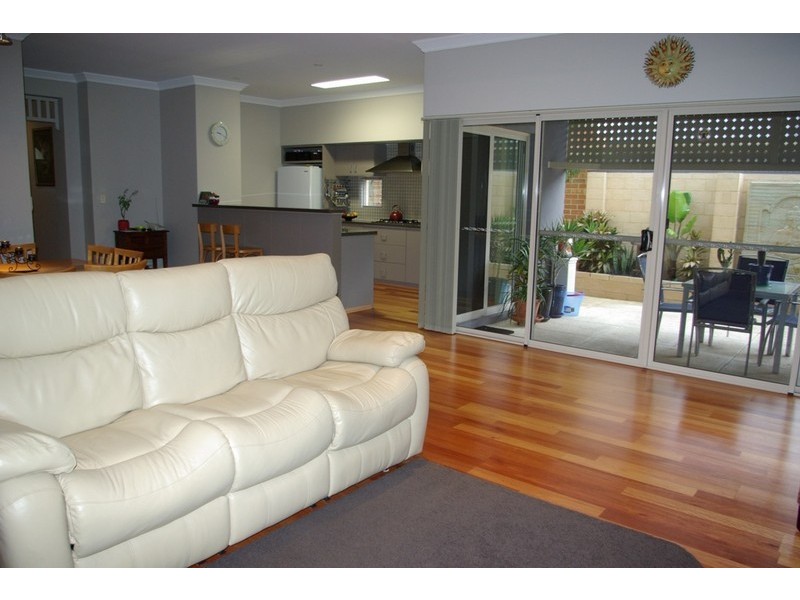 17 Chorus Circle, Atwell WA 6164
