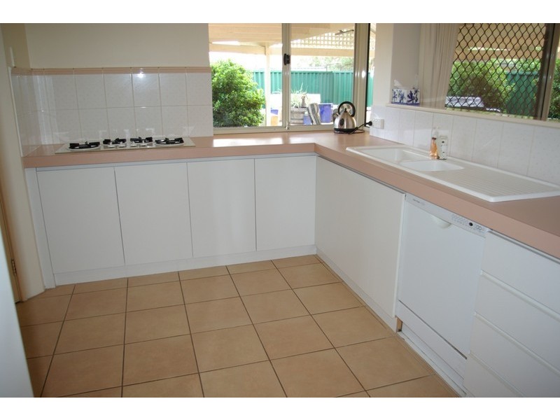 23 Jenniphur Court, Atwell WA 6164
