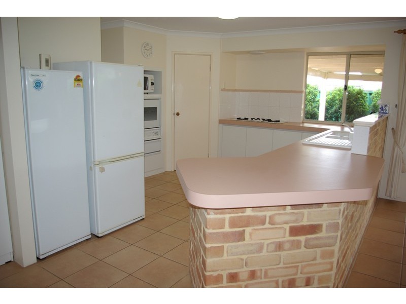 23 Jenniphur Court, Atwell WA 6164