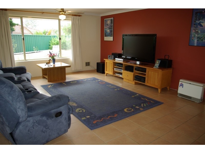 23 Jenniphur Court, Atwell WA 6164