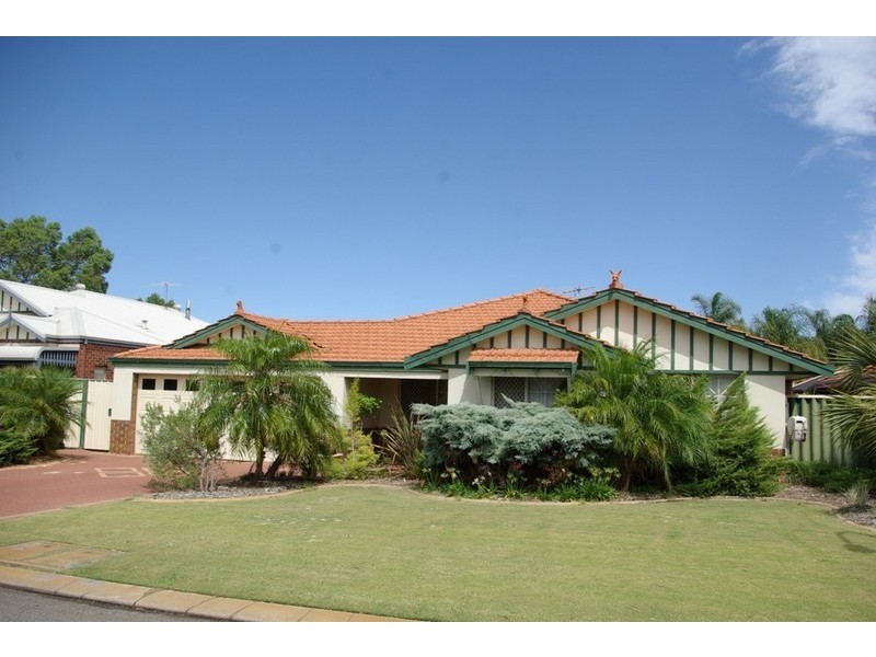 6 St Claire Gardens, Atwell WA 6164