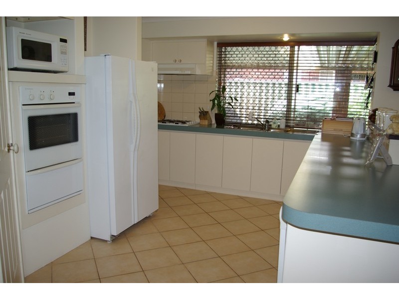 6 St Claire Gardens, Atwell WA 6164