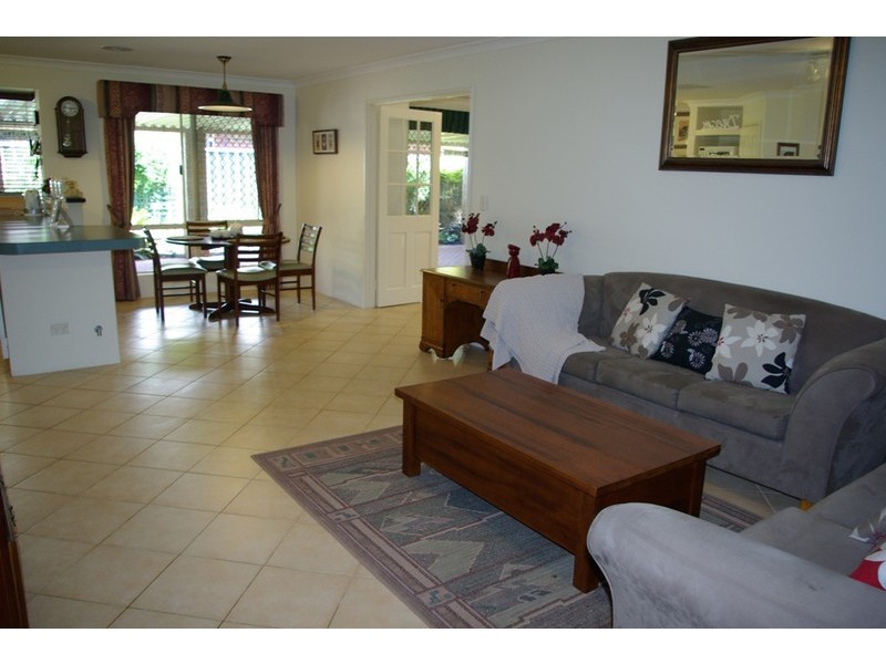 6 St Claire Gardens, Atwell WA 6164