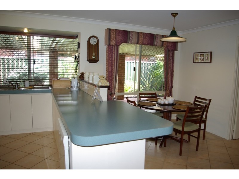 6 St Claire Gardens, Atwell WA 6164