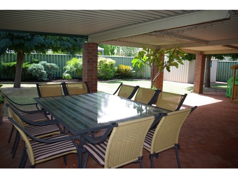 6 St Claire Gardens, Atwell WA 6164