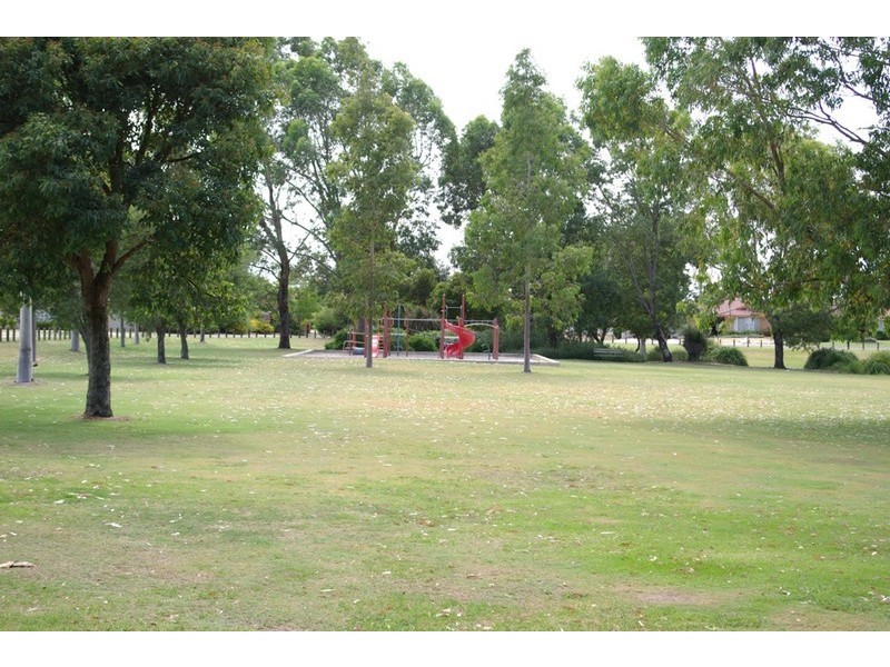 6 St Claire Gardens, Atwell WA 6164