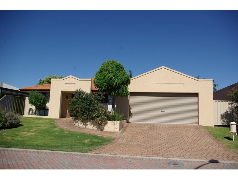 18 Dreier Court, Atwell WA 6164