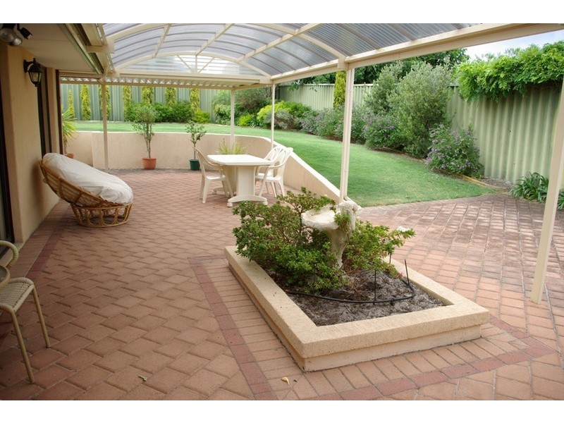 18 Dreier Court, Atwell WA 6164