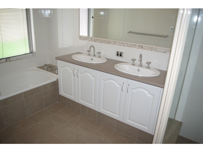 118 Aurora Drive, Atwell WA 6164
