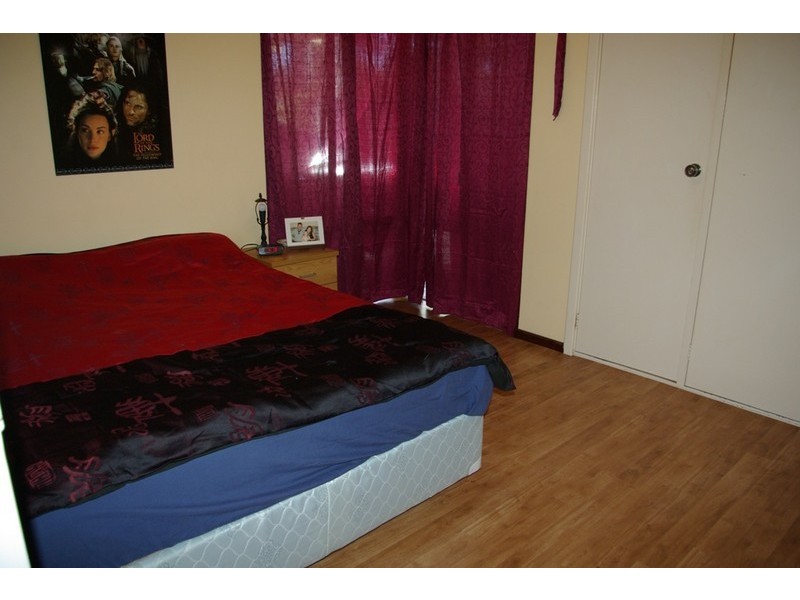 1 Heron Court, Camillo WA 6111