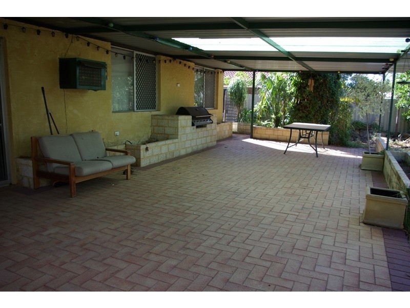 1 Heron Court, Camillo WA 6111