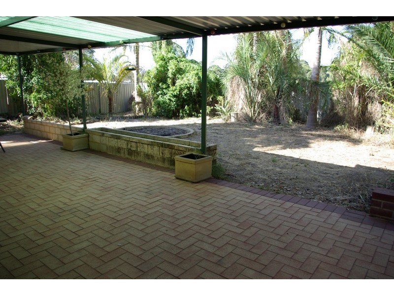 1 Heron Court, Camillo WA 6111