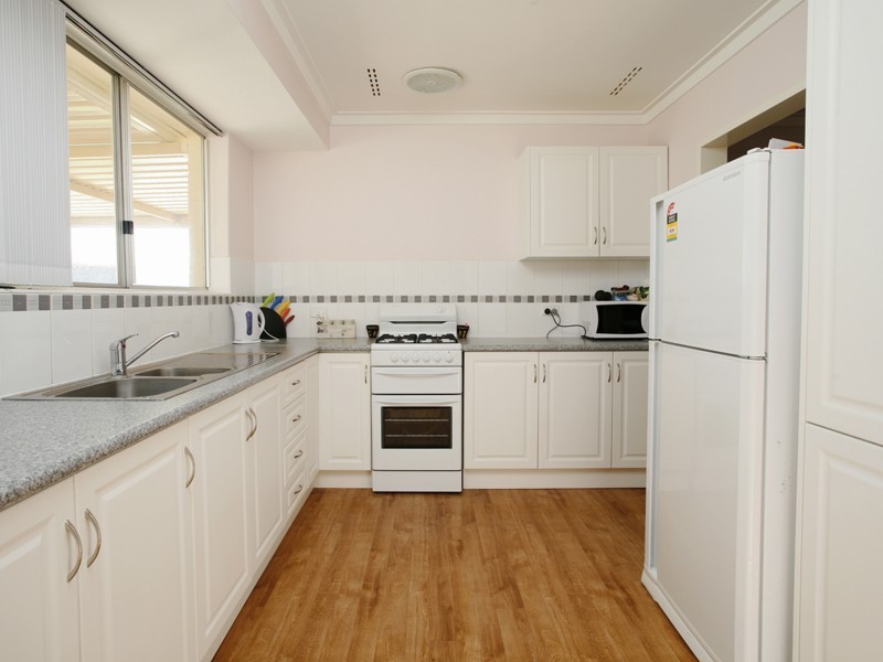 10 Binden Place, Hamersley WA 6022