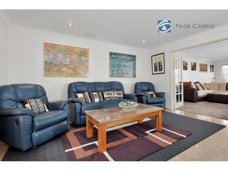4 Giverny Gardens, Aubin Grove WA 6164