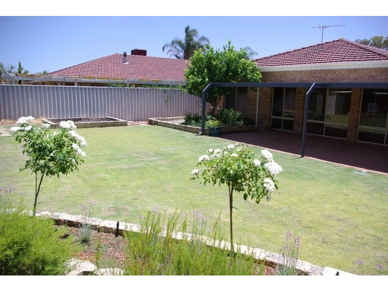 24 Carlhausen Close, Atwell WA 6164