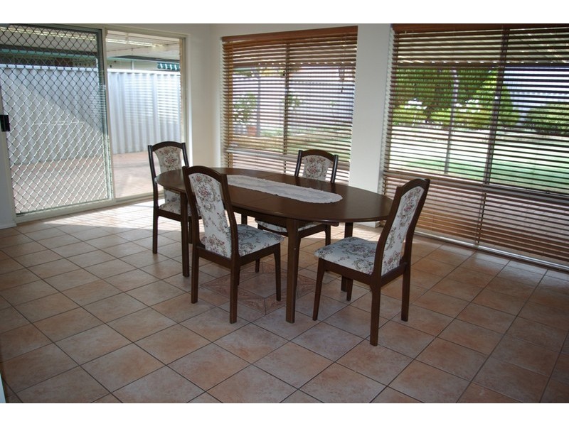 24 Carlhausen Close, Atwell WA 6164