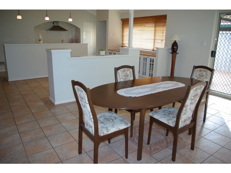 24 Carlhausen Close, Atwell WA 6164