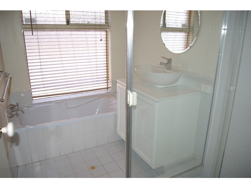 24 Carlhausen Close, Atwell WA 6164