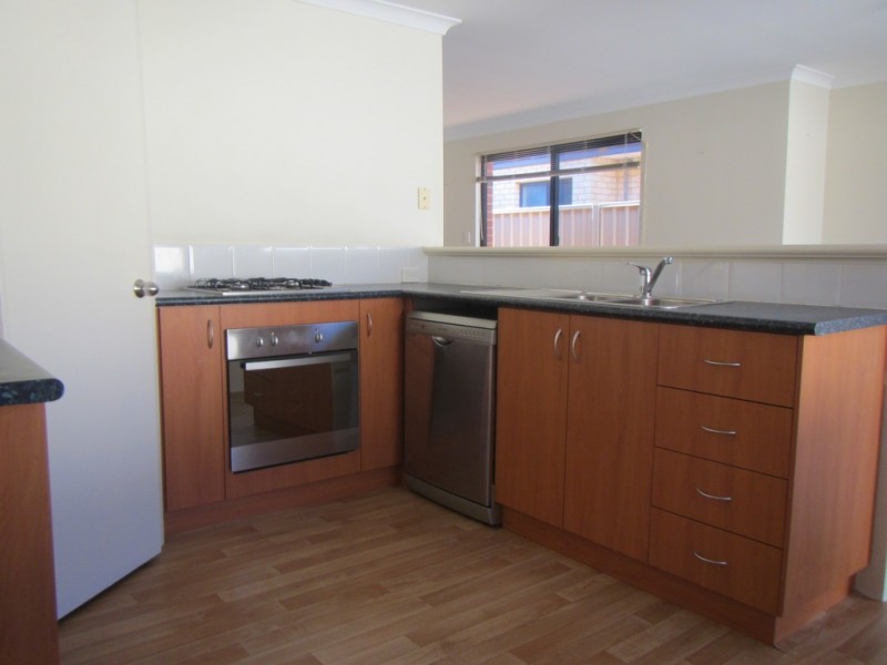 13/7 Barfield Road, Hammond Park WA 6164