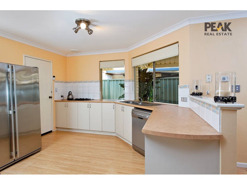 13 Dryandra Elbow, Atwell WA 6164