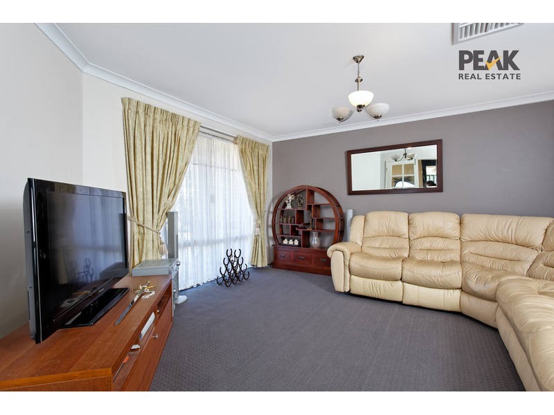 13 Dryandra Elbow, Atwell WA 6164