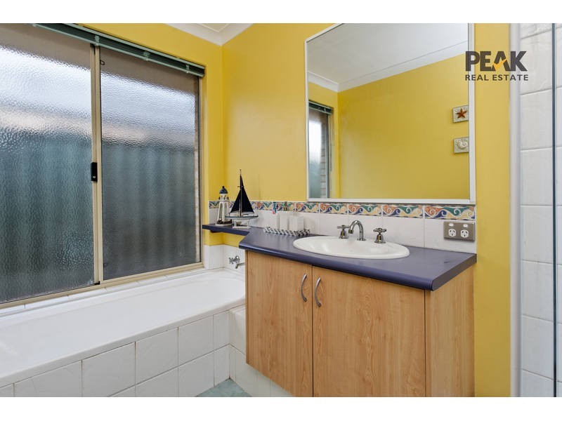 13 Dryandra Elbow, Atwell WA 6164