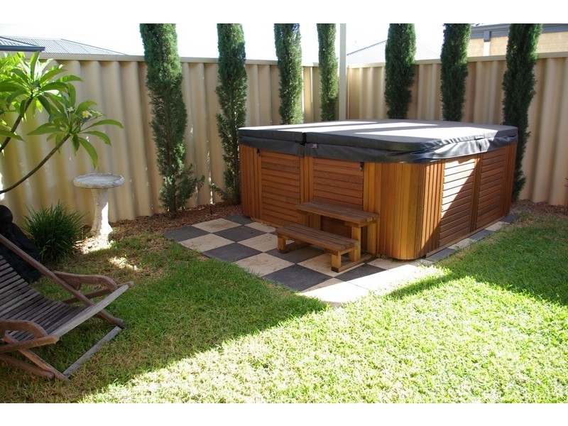 19 Tranquil Gardens, Atwell WA 6164