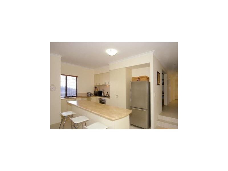 8b Williams Road, Melville WA 6156