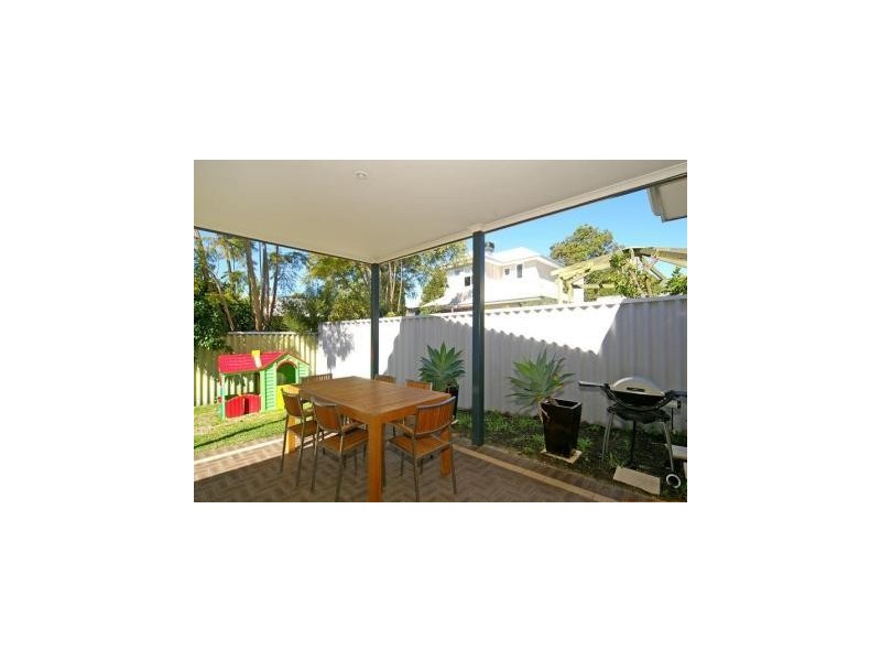 8b Williams Road, Melville WA 6156