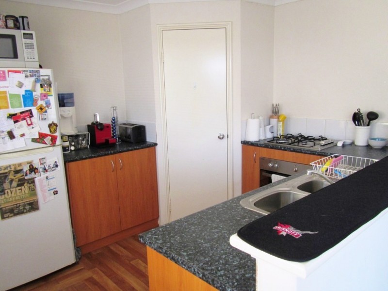 8/7 Barfield Road, Hammond Park WA 6164