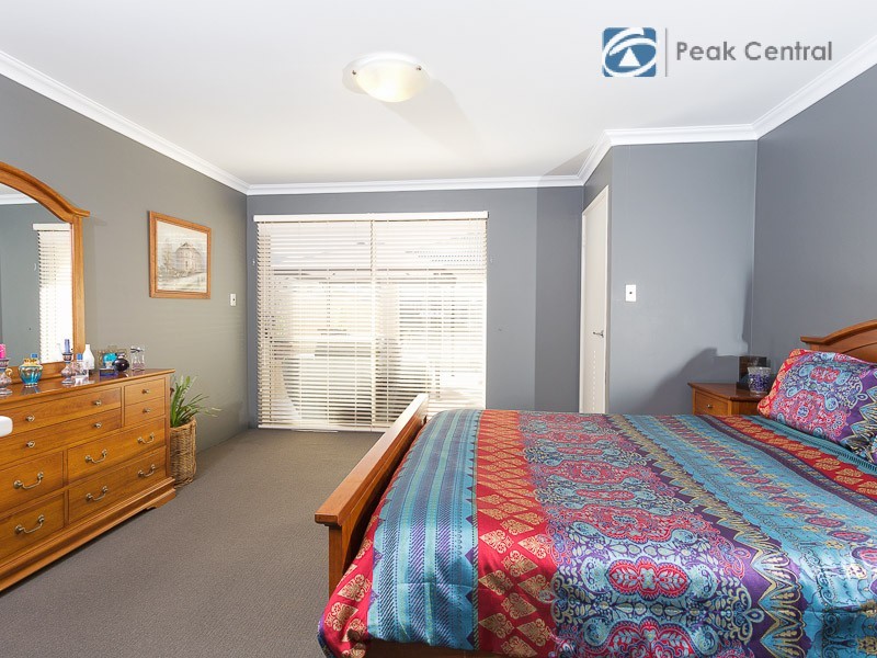 14 Elemi Bend, Atwell WA 6164