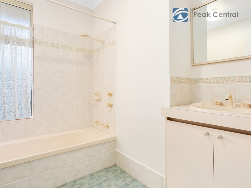 7 Wah Court, Atwell WA 6164