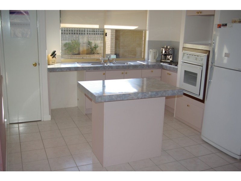 5 Falke Court, Atwell WA 6164