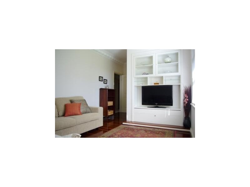 70 Redwood Crescent, Melville WA 6156